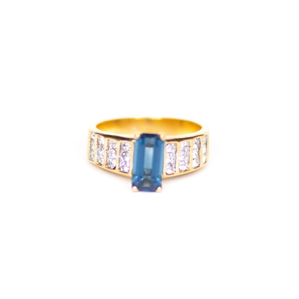 Vintage‎ Sapphire Crystal Cocktail Ring